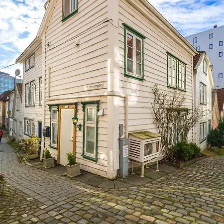 Historisk Hus Fra 1800-tallet * 베르겐